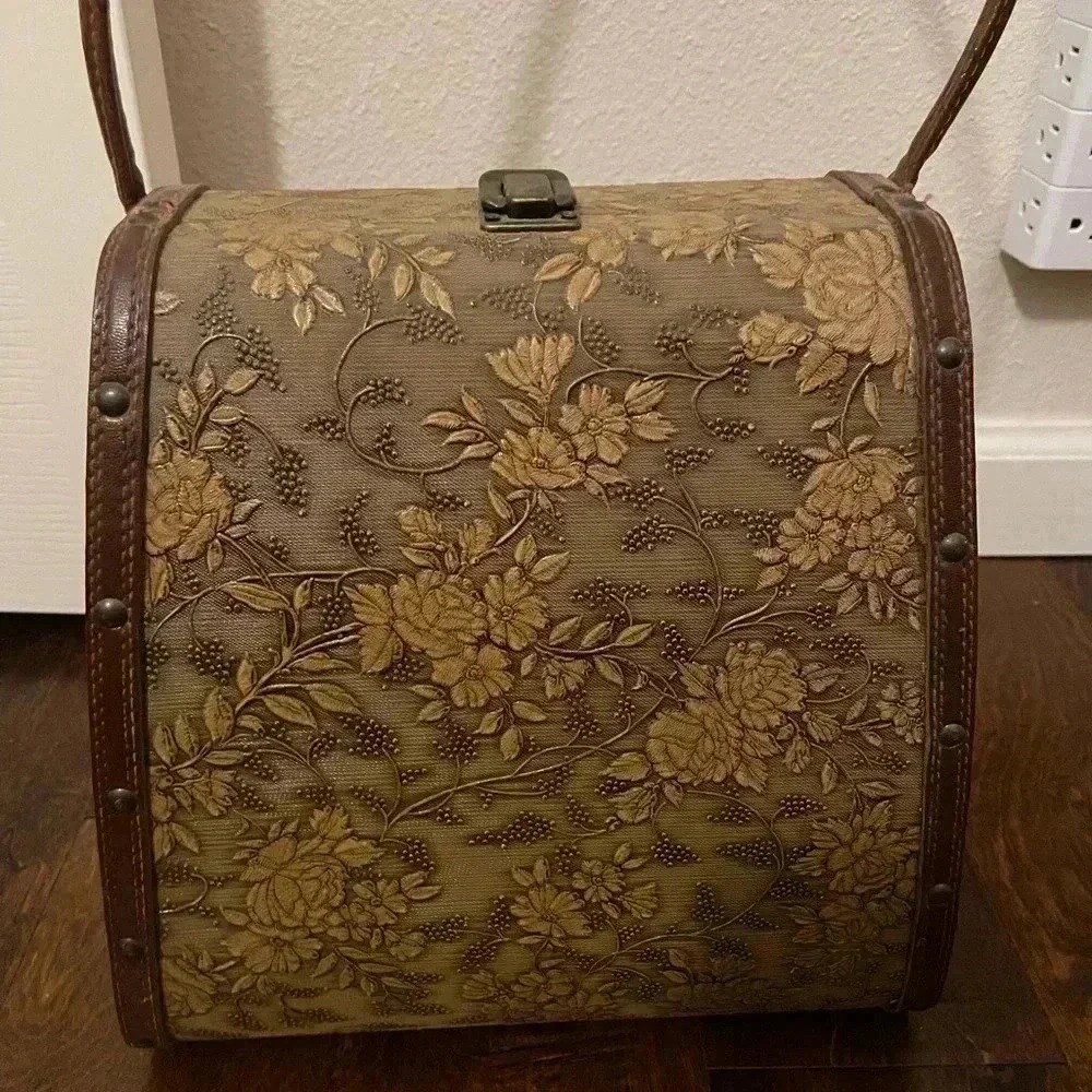 Vintage 60s Wooden Box Purse Floral Embossed Maroon Velvet Lining Handbag Bag - Picture 2 of 7